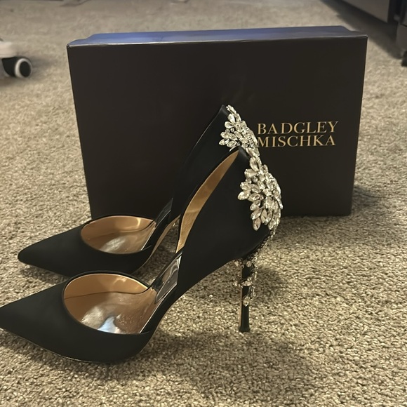 Badgley Mischka Pumps - Picture 5 of 5